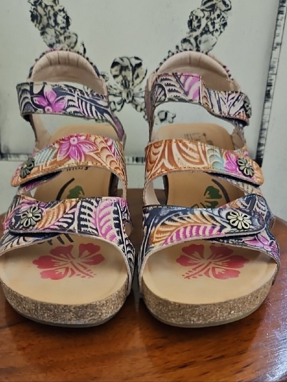 L'ARTISTE BOHO CHIC FLORAL WEDGE LEATHER SANDALS SIZE 39/ US 8.5 - Picture 3 of 9